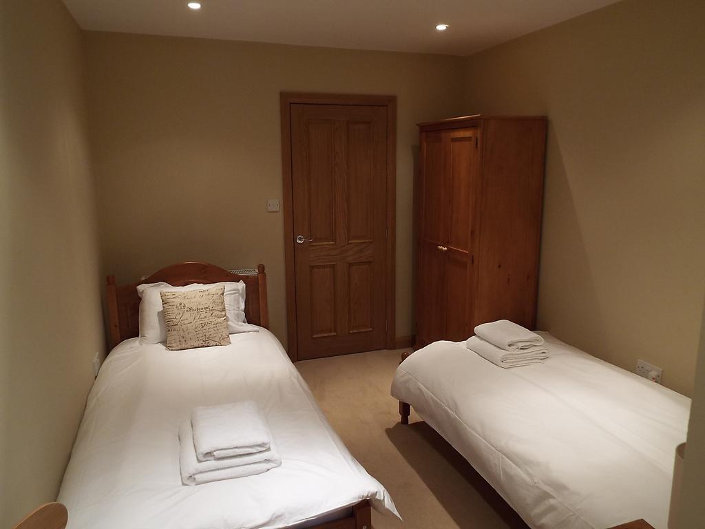 The Stableyard Apartment Bedford Room photo
