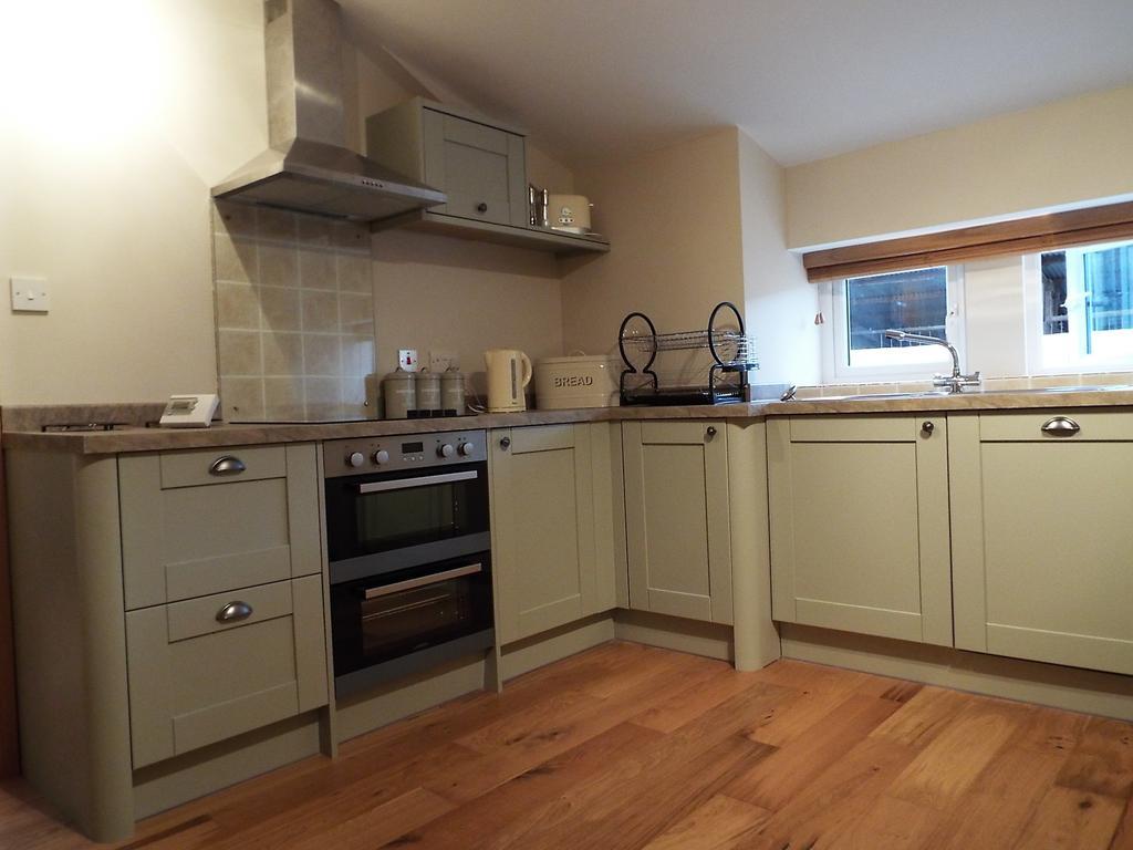 The Stableyard Apartment Bedford Room photo