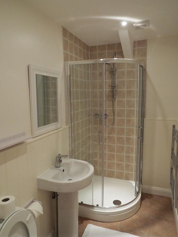 The Stableyard Apartment Bedford Room photo